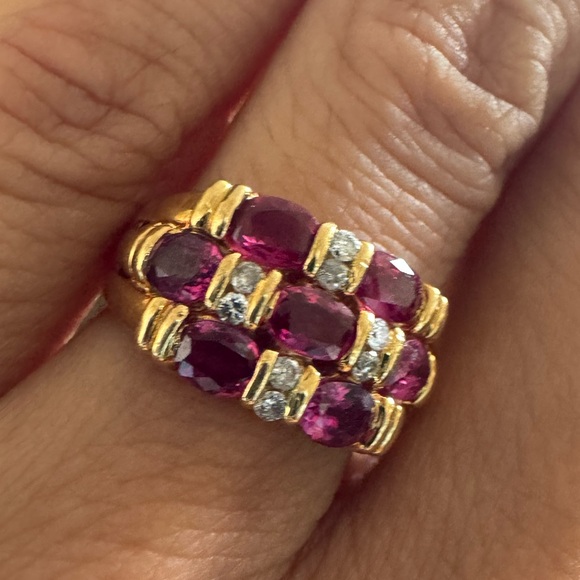 Sold! Stunning 2.5CT Natural Ruby & Diamonds Ring 18K YG Size 5.5, 5.1 grams - Picture 4 of 17